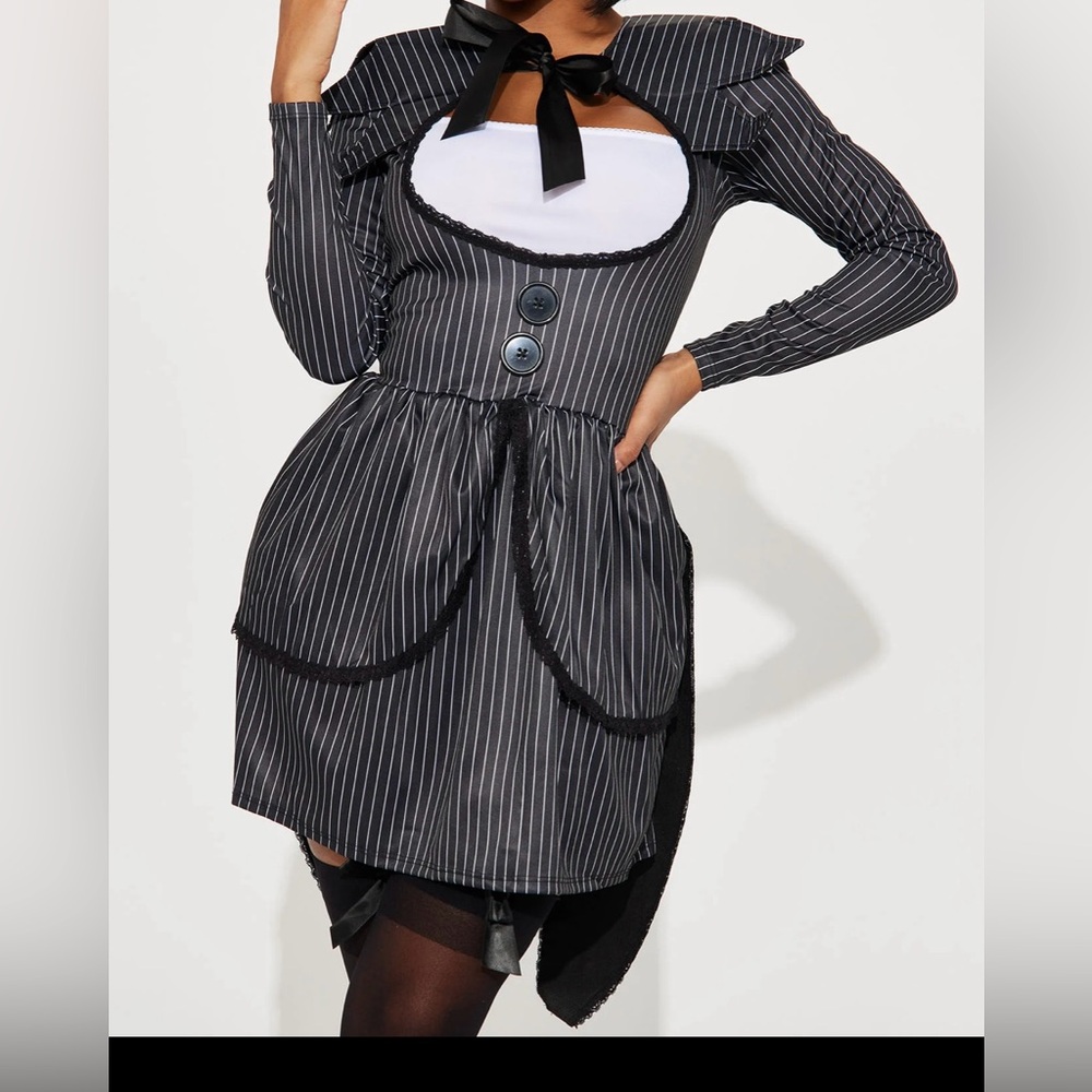 Nightmarish skeleton 1 piece women’s Halloween costume
